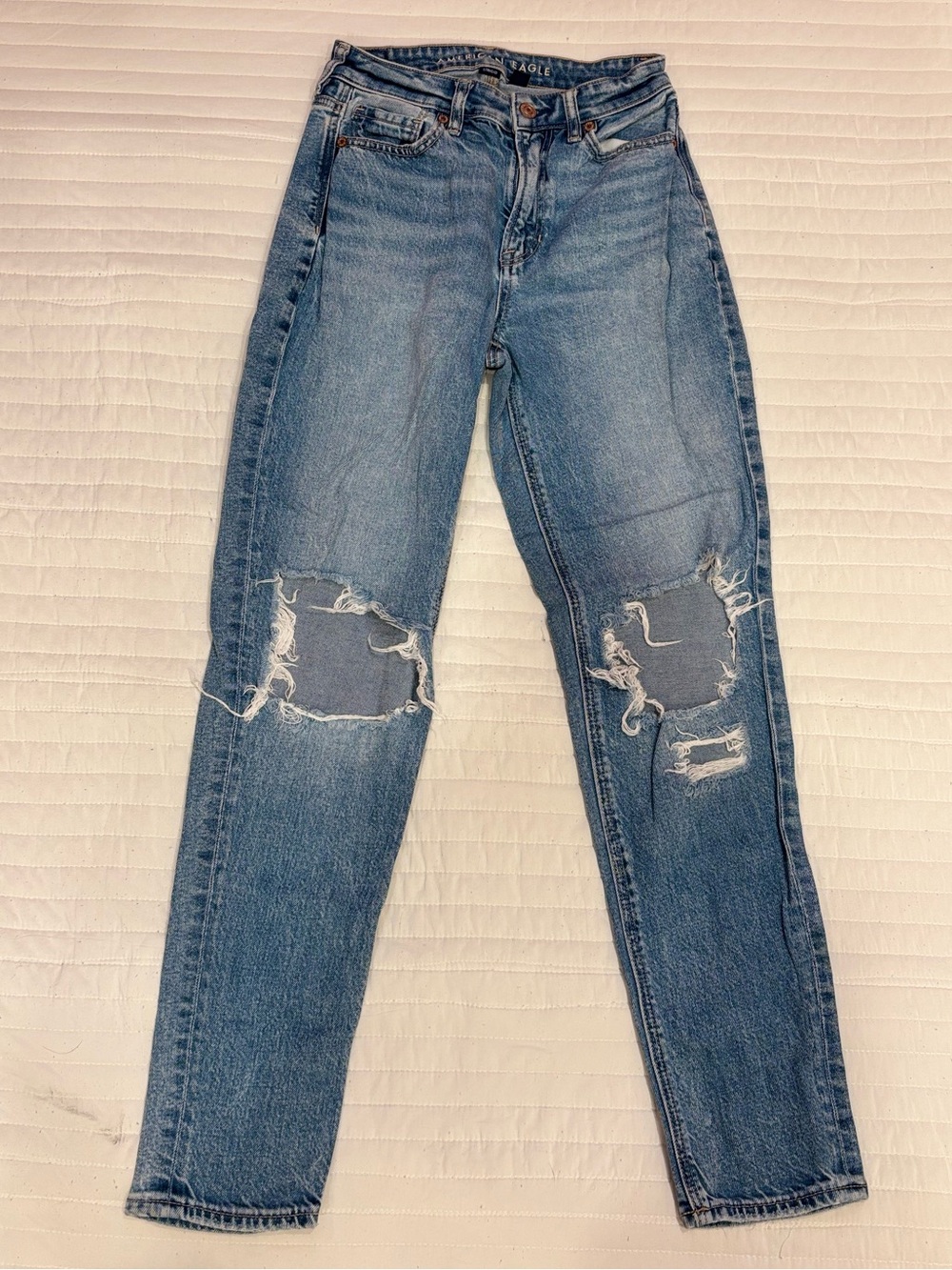 American Eagle Strigid Mom Jeans Distressed Medium Wash Denim Women's 0
